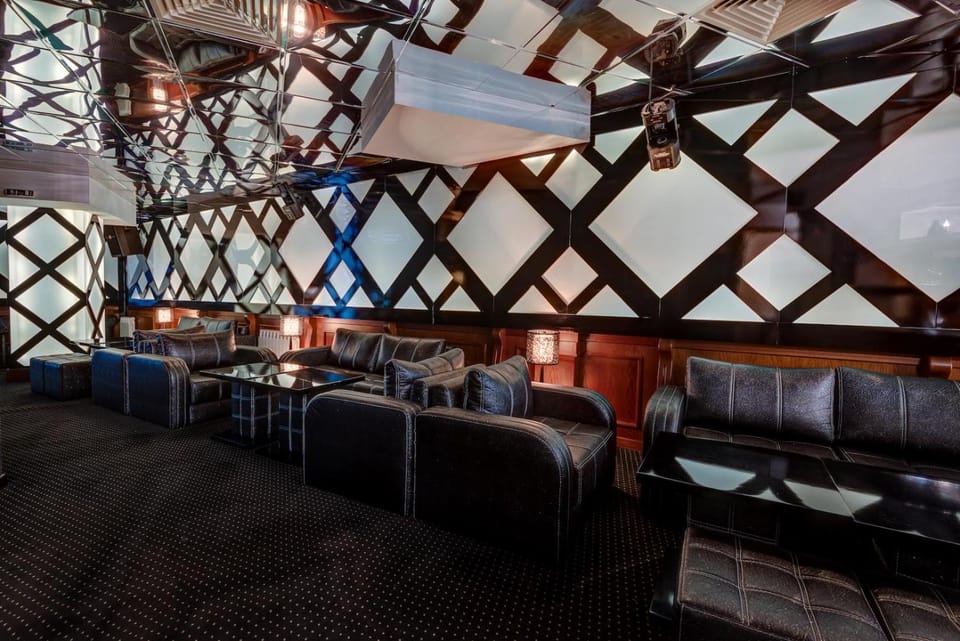 Bar/lounge