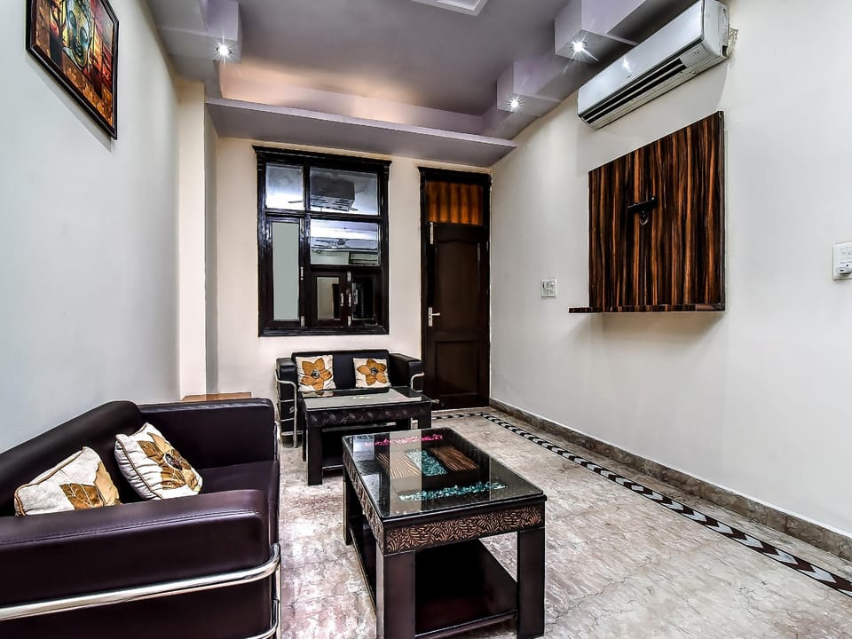 OYO 18831 Florence Residency Hotel in Delhi