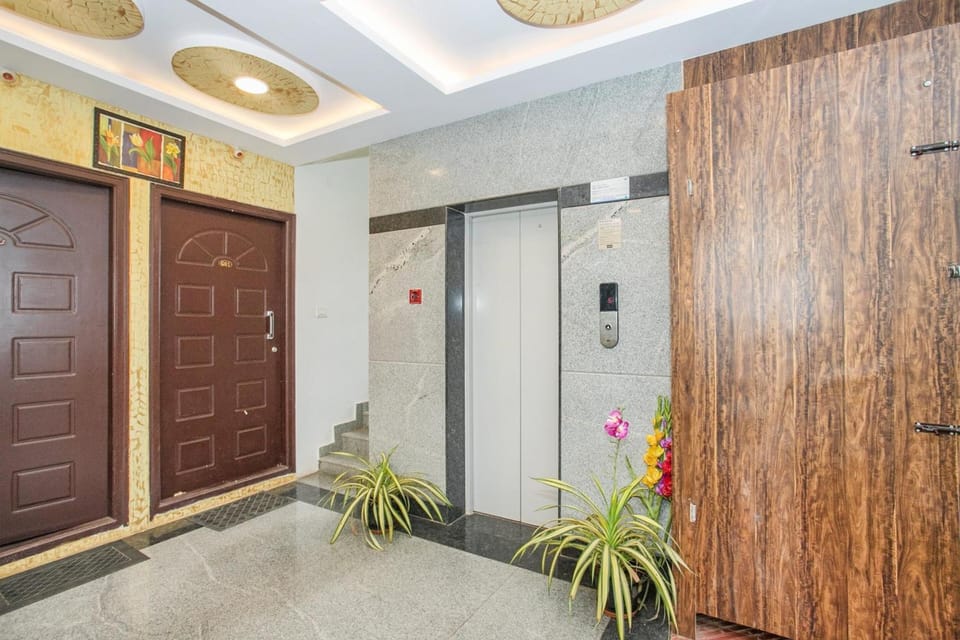Collection O Royal Mac Hotel in Bengaluru
