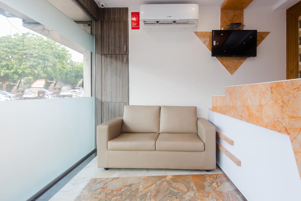 Hotel O Golden Arch Hotel in Mumbai