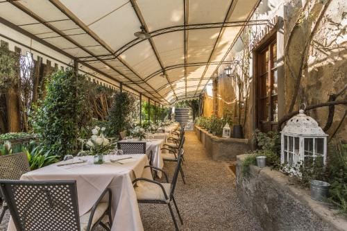 Montegufoni by PosarelliVillas Hotel in Tuscany