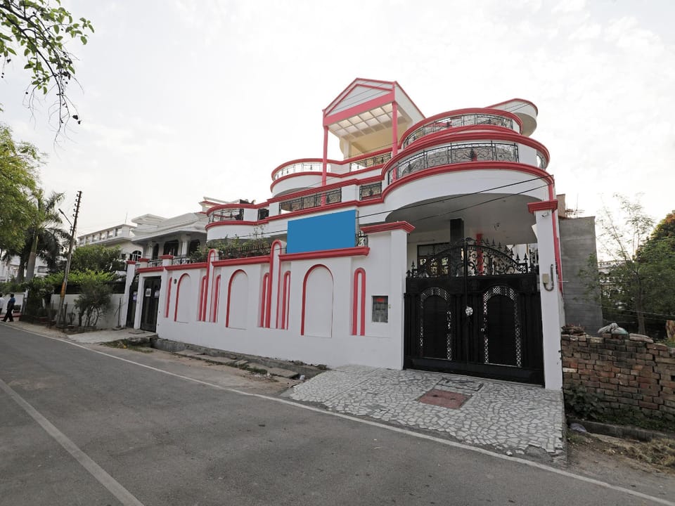 Super Hotel O Shikhar Paradise Hotel in Lucknow