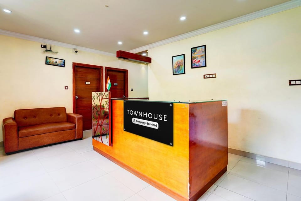 Super Townhouse MG Road Near Commercial Street Hotel in Bengaluru