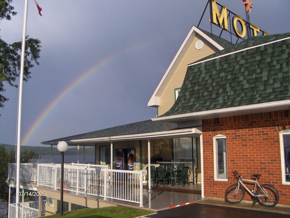 Motel Royal Motel in New Brunswick