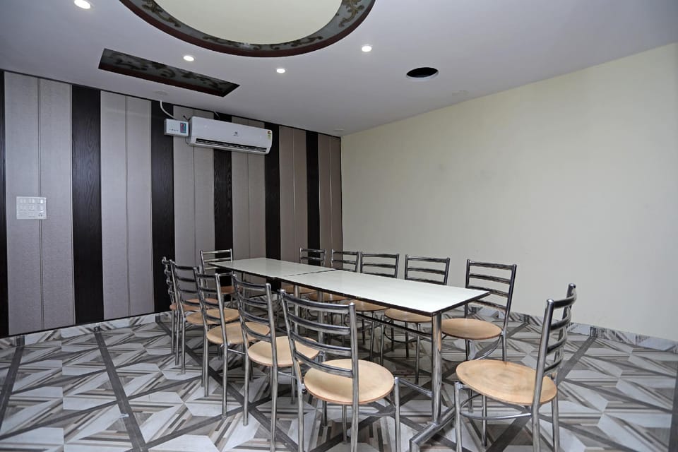 Super Hotel O Raj Palace Hotel in Uttarakhand