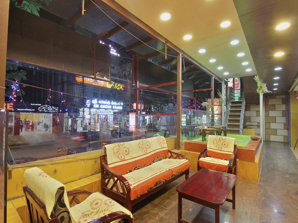 Capital O Rj Grand Hotel in Coimbatore