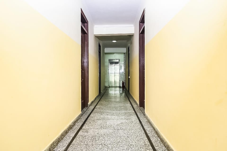 OYO 28126 Charanpahari Hotel Hotel in Noida