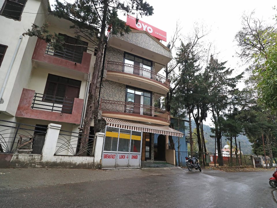 Flagship 28173 Hotel Reeva Hotel in Uttarakhand