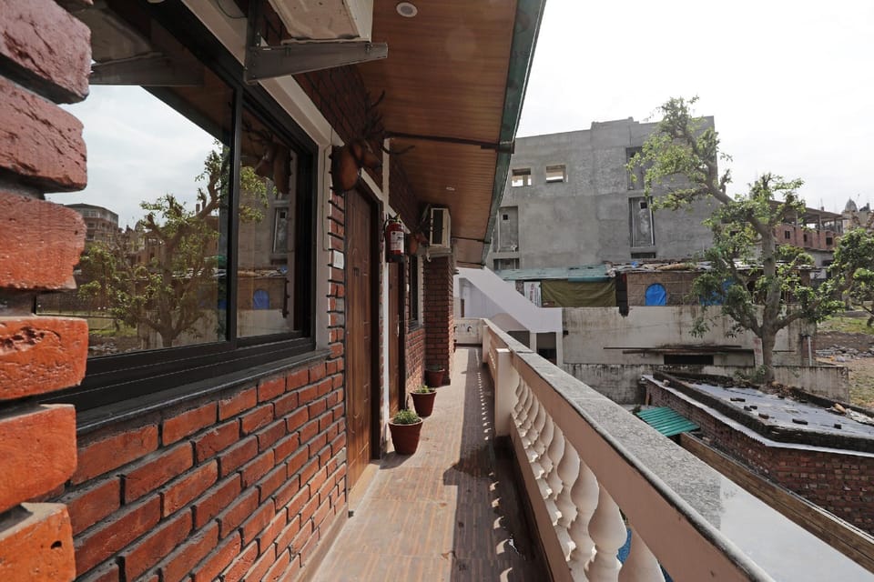 Collection O Crazy Door Hotel in Rishikesh