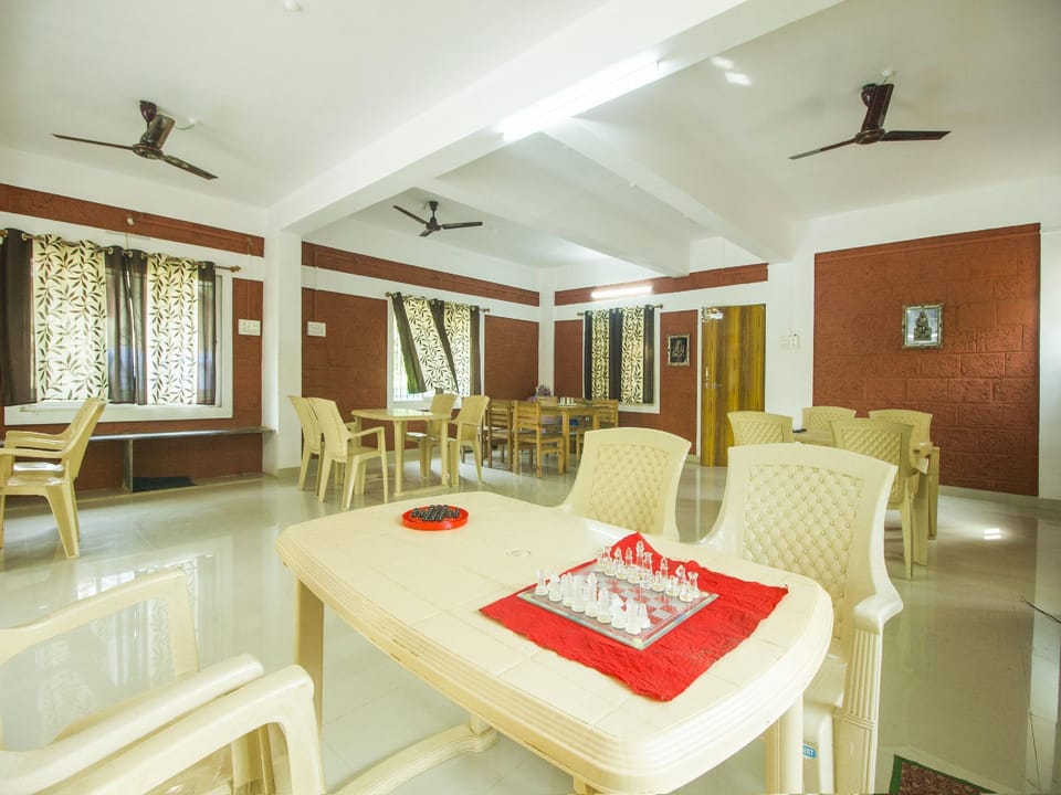 Collection O Raghusheela Cottage Hotel in Maharashtra