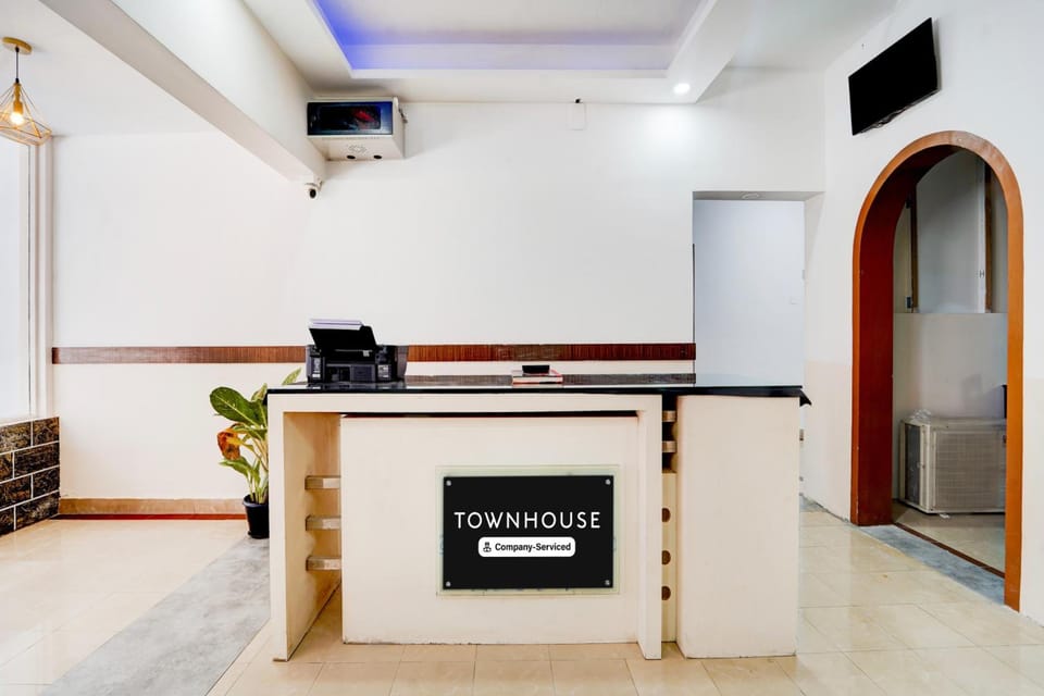 Townhouse Deshabhimani Road Kaloor Kochi Hotel in Kochi