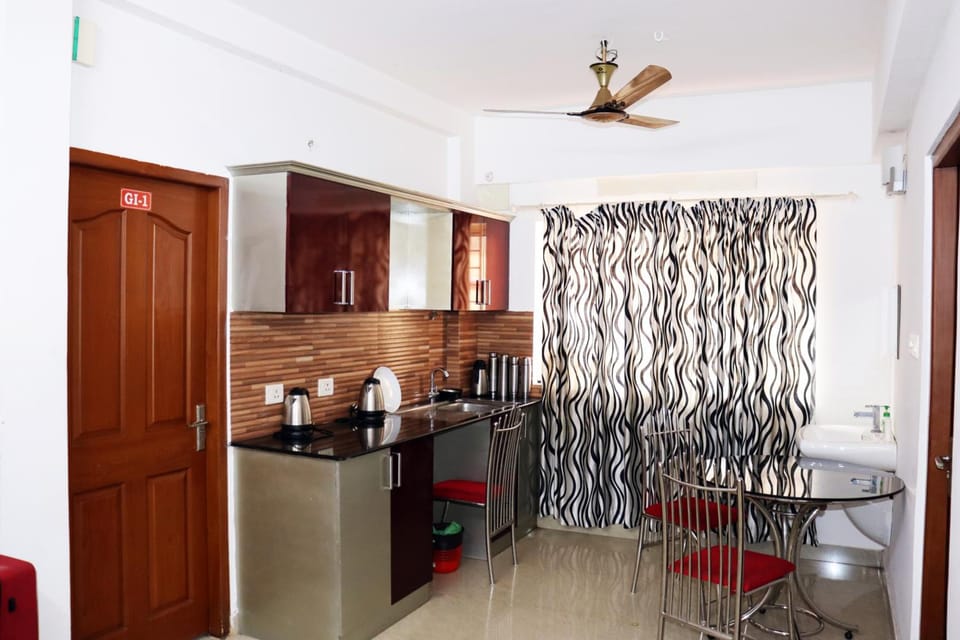 OYO Flagship Uthradam Towers Hotel in Thiruvananthapuram