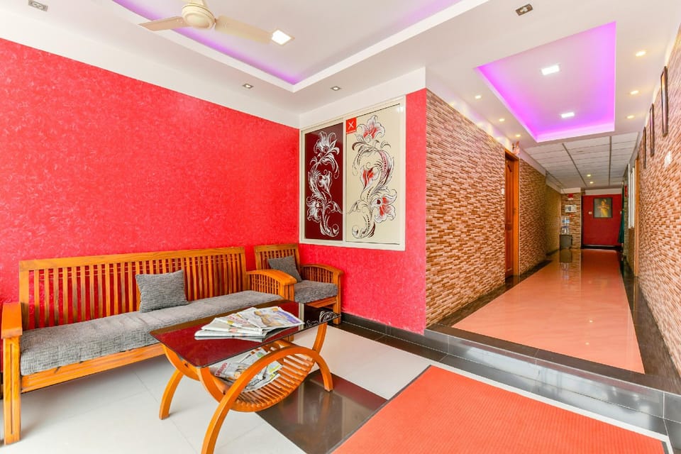 OYO Flagship Uthradam Towers Hotel in Thiruvananthapuram
