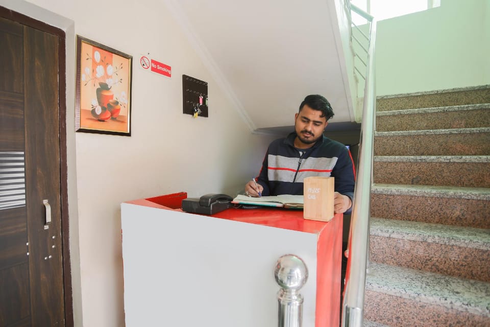 Hotel O Akki Residency Near Adarsh Pariksha Kendra Hotel in Noida