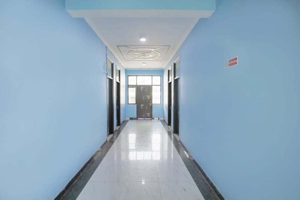 Hotel O Akki Residency Near Adarsh Pariksha Kendra Hotel in Noida