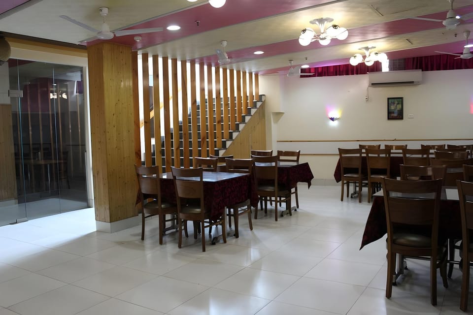 Hotel River View Hotel in Noida