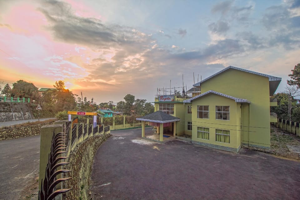 OYO Hotel Pangolin Hotel in West Bengal