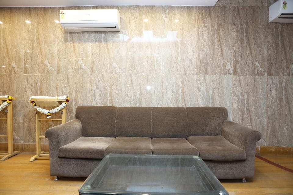Hotel O The Avenue Residency Hotel in Gurugram