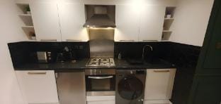 Luxurious Flat 19min from London, 7min to station! Hotel in Harrow