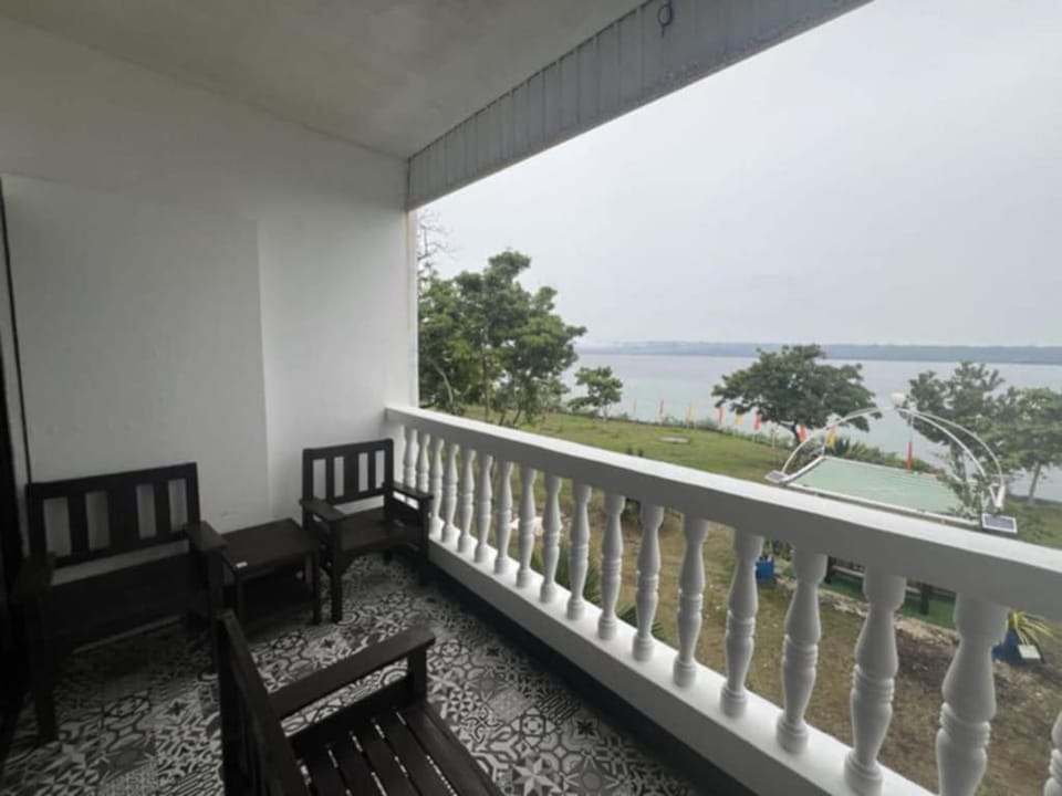 Coast Side Cliffs Resort Hotel in Central Visayas