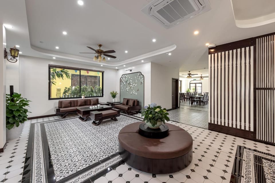 Shared lounge/TV area