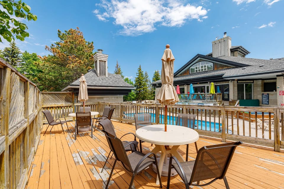 North Creek Resort Condos Hotel in Grey Highlands