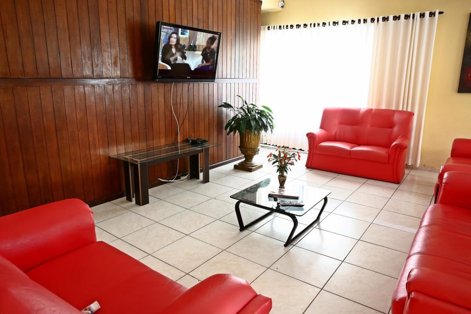 Shared lounge/TV area