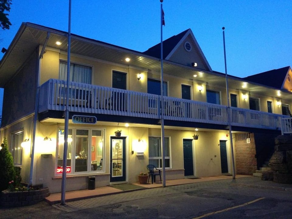 Rainbow Inn Hotel in Huntsville