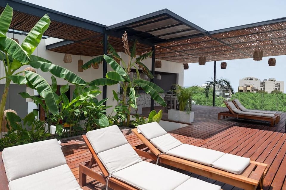 Phantom Suites Hotel in Playa del Carmen
