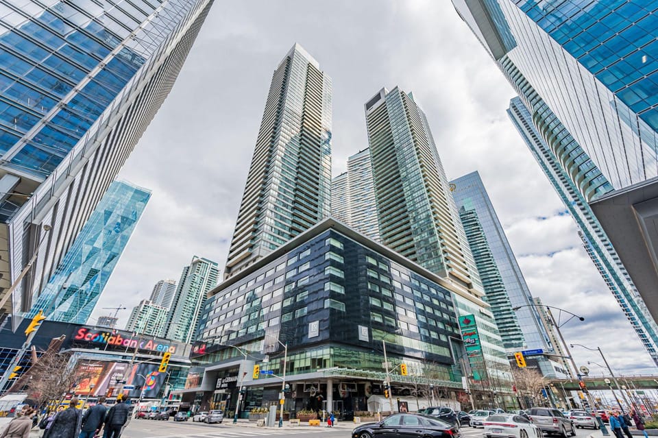 RS Boutique Suites - City Centre Hotel in Mississauga