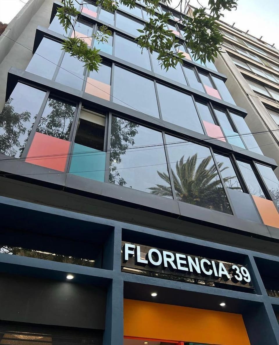 Triver Florencia Hotel in Mexico City