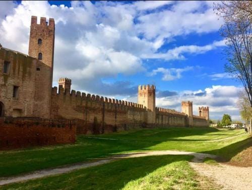 "Il Torrione di Lara" locazione turistica Hotel in Veneto