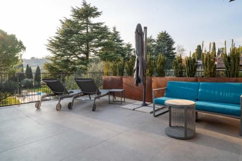 Borgoluna Luxury Holiday House Hotel in Lake Garda