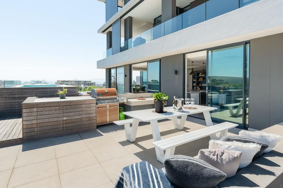 Warwick 504 Hotel in Cape Town