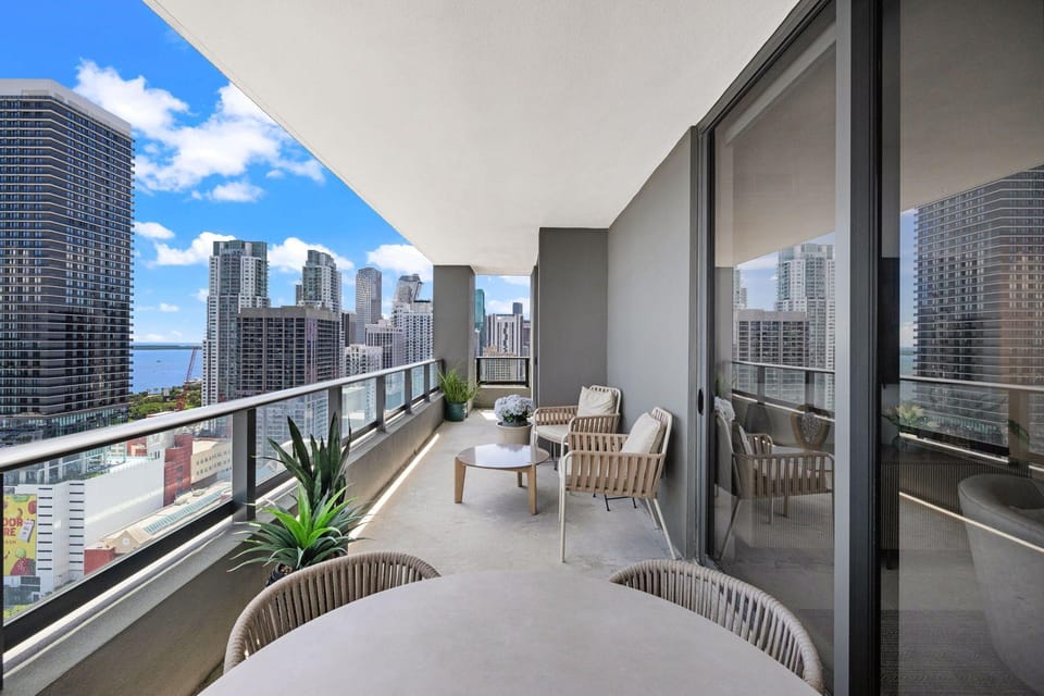 Prime Downtown Location Condos Hotel in Miami