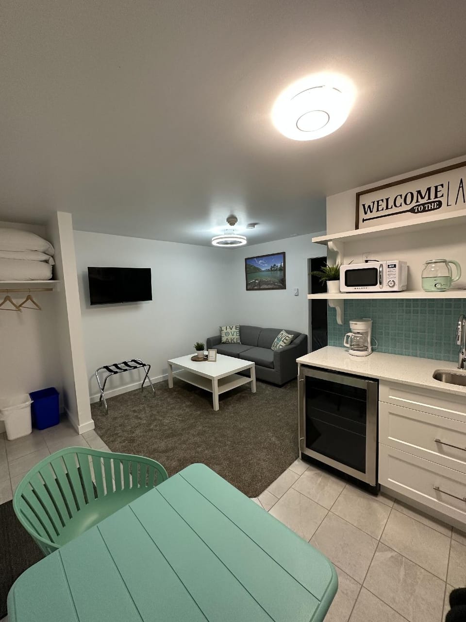 South Shore Motel Hotel in Lake Cowichan