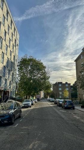 Spacious Room in Central London Hotel in London Borough of Islington