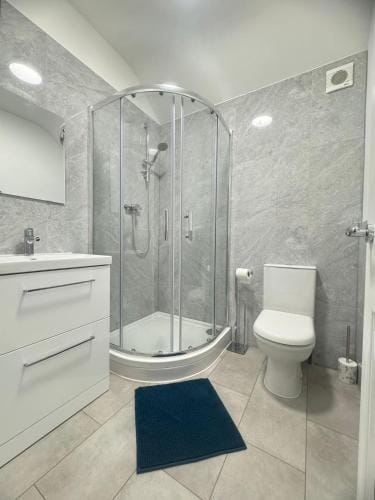 Shirley House 6, Guest House, Self Catering, Self Check in with smart locks, use of Fully Equipped K Hotel in Southampton