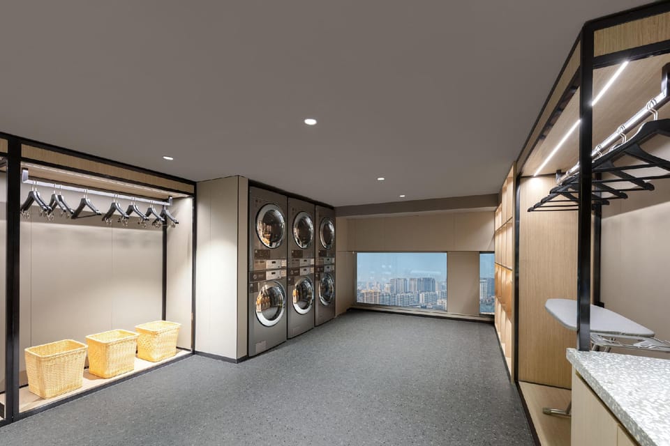 Atour Hotel Hangzhou Wulin Square Shentang Bridge Hotel in Hangzhou