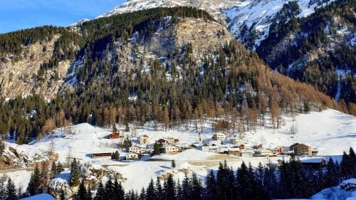 Gasthaus Alpenrose Inn in Canton of Grisons