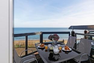 The Chandlery - Spectacular Sea Views, Parking Hotel in Saundersfoot