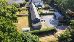 Foxes Walk - Rural Views, Rustic Charm Hotel in Wales