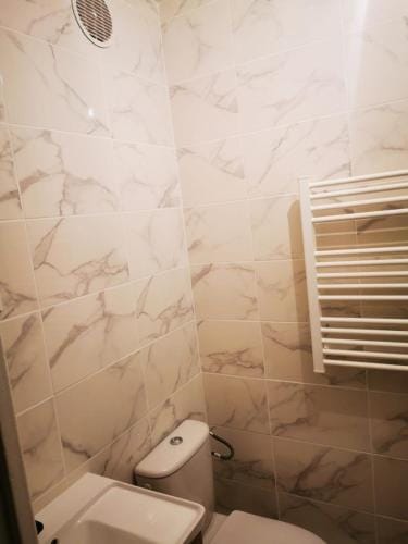 Chambre simple Hotel in Pontoise