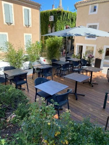 restaurant Dame L'Oie Hotel in Pernes-les-Fontaines
