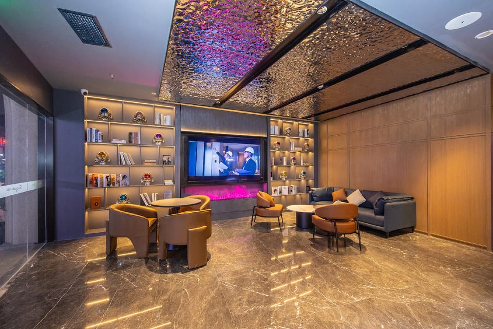 Suisse Place Apartment Hotel Wuhu Zhongshan Road Pedestrian Street Hotel in Nanjing