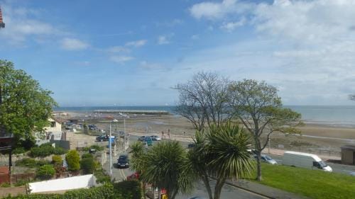 Whitehall Guest House Hotel in Wales