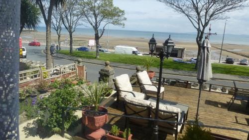 Whitehall Guest House Hotel in Wales