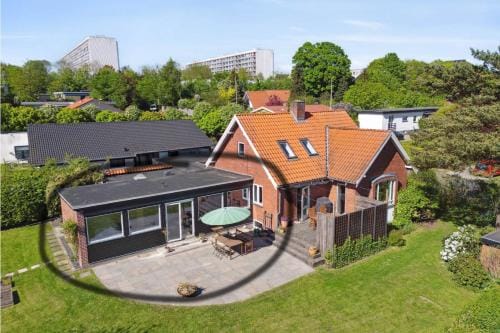 Cozy guesthouse with outdoor space Hotel in Aarhus