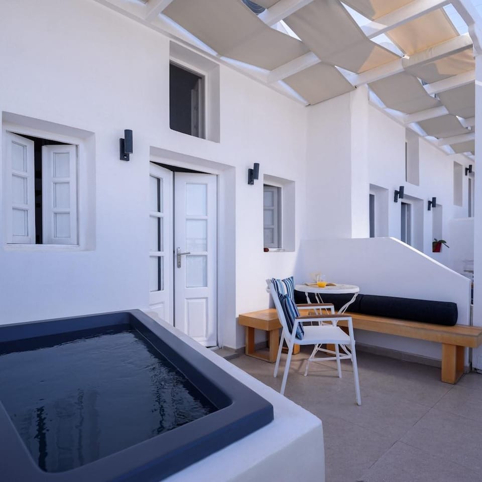 Muses Suites Hotel in Oia