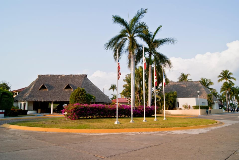 Qualton Club Ixtapa All Inclusive Resort in State of Guerrero